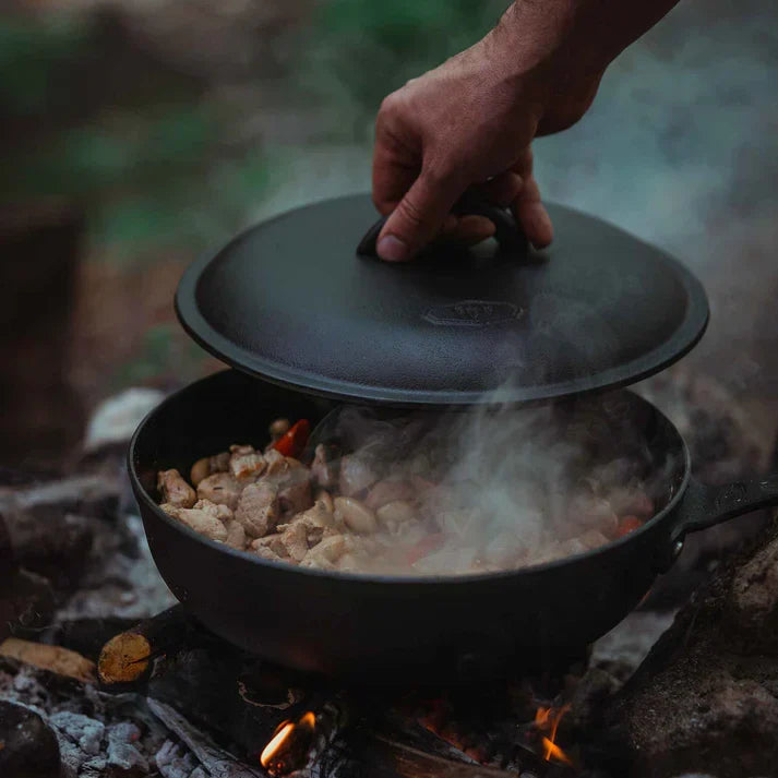 GSI Outdoors Guidecast 10 Cast Iron Cookset